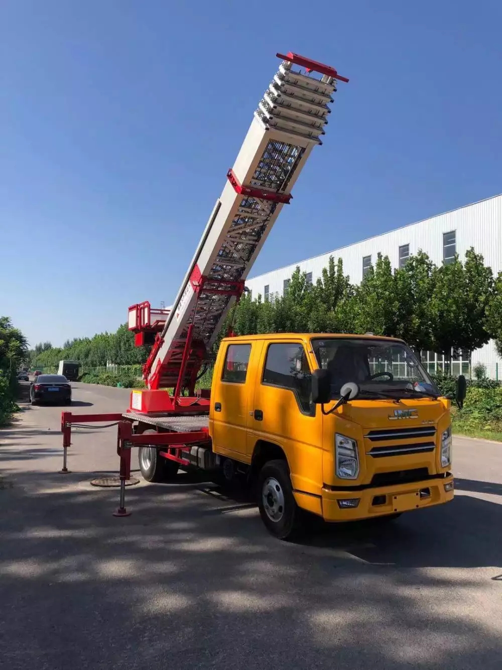 昌邑附近的云梯车出租服务：轻松解决高空作业需求