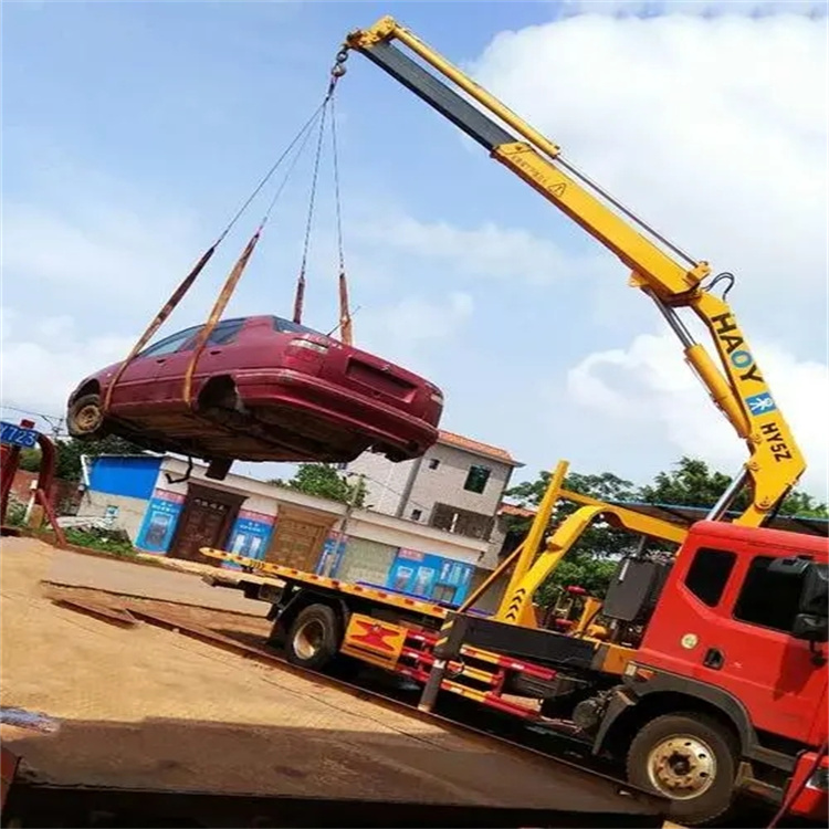 昌邑吊车吊汽车的正确方法