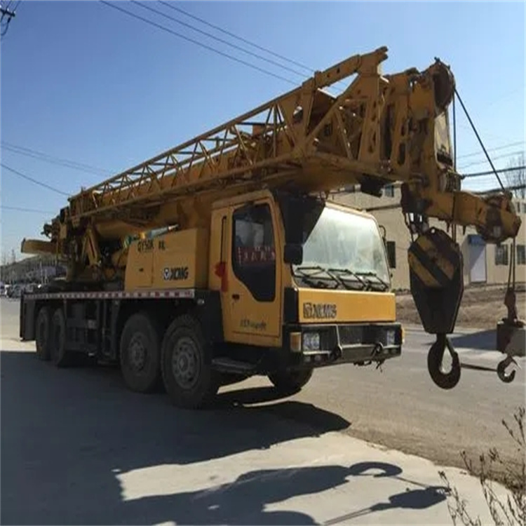 昌邑吊车吊挖机吊哪里比较安全